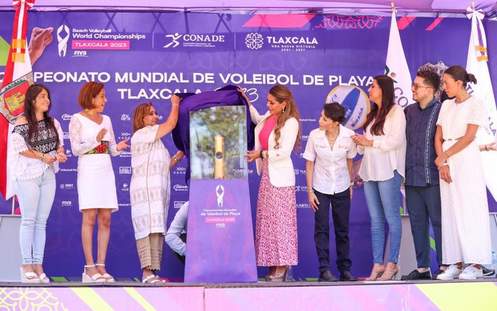 Recibe la gobernadora Evelyn Salgado el Trophy Tour del Campeonato Mundial de Voleibol de Playa Tlaxcala 2023