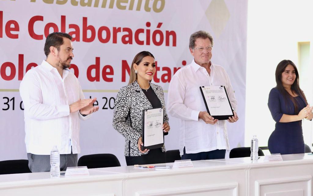 Firma Evelyn Salgado convenio con Notarios para dar arranque a la jornada de “Septiembre mes del Testamento”