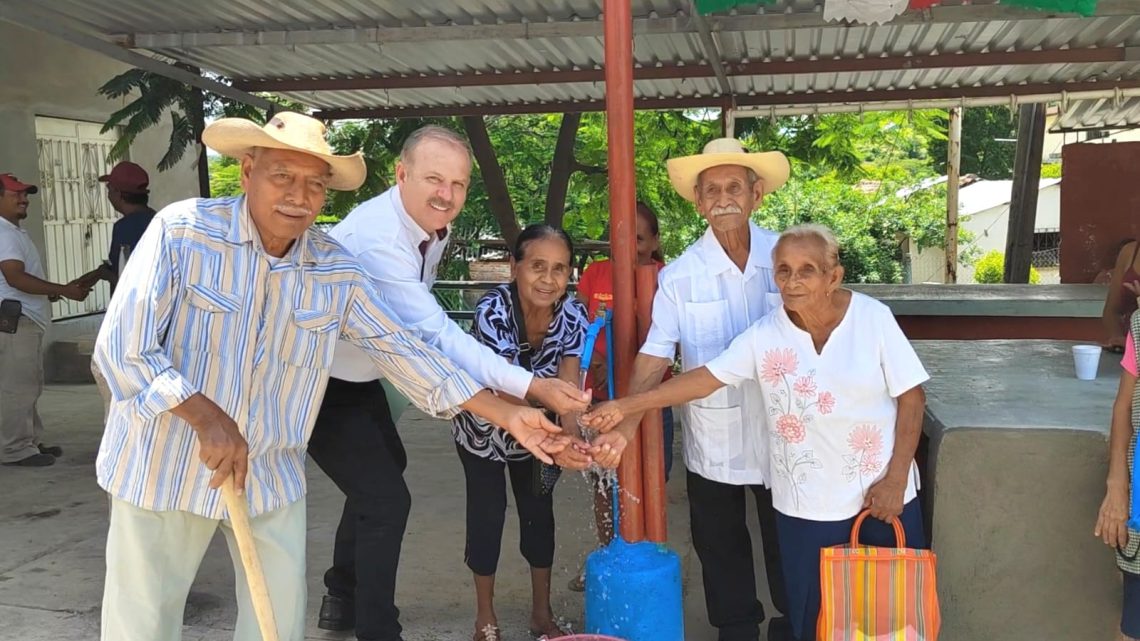 Entrega CAPASEG sistema de agua potable de Cuexcontlán, municipio de Tepecoacuilco