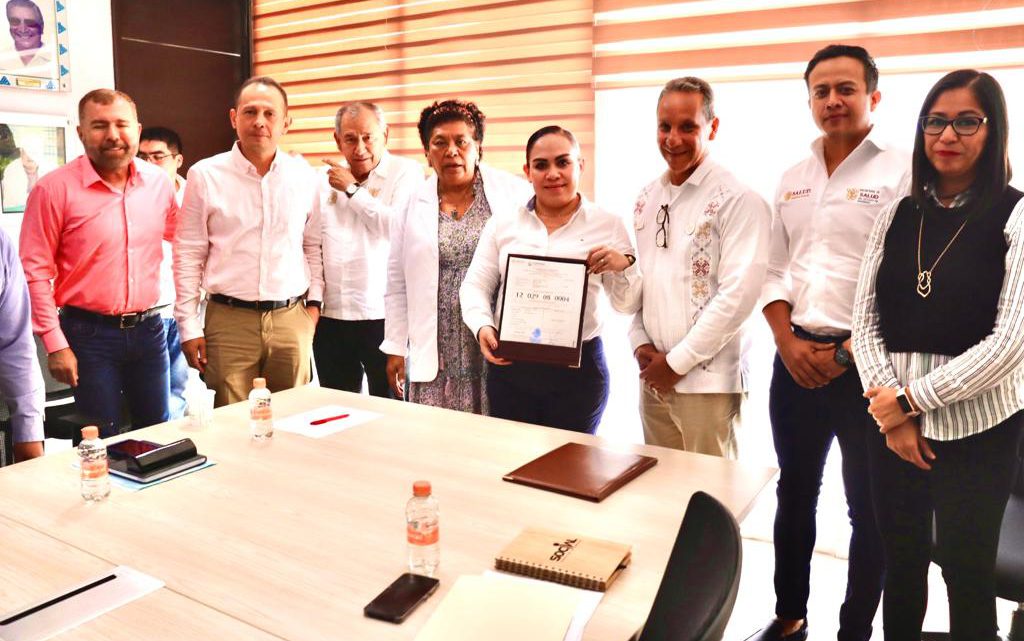 Reciben Almacén Central y Banco de Sangre de Tlapa licencia de funcionamiento de la Cofepris