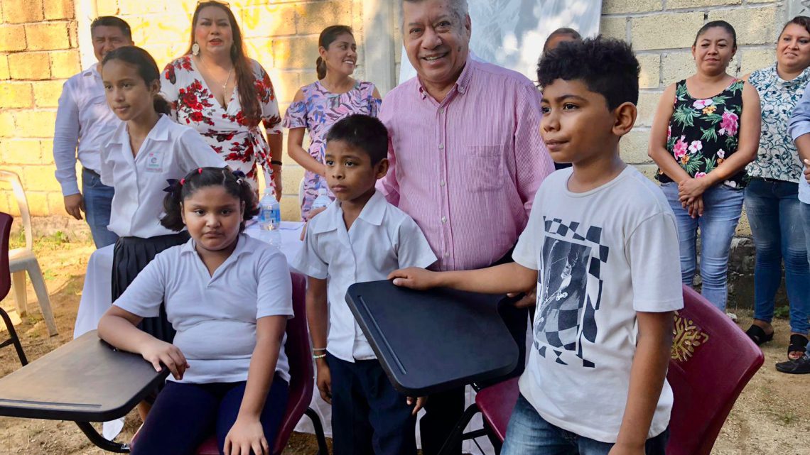 Dota la SEG de materiales didácticos y de trabajo a escuela primaria de Acapulco
