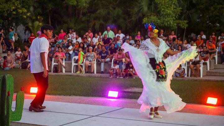 Cientos de visitantes disfrutaron de las Tardes Culturales en las fuentes danzarinas del Parque Papagayo