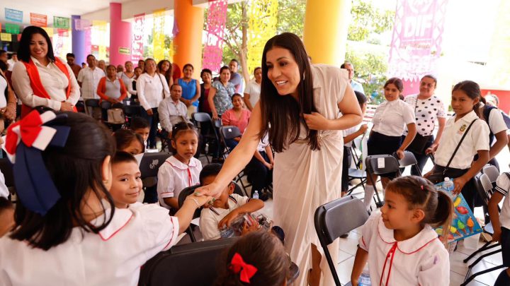 Reciben 22 escuelas de la región Centro equipamiento para Instalación de Huertos Escolares