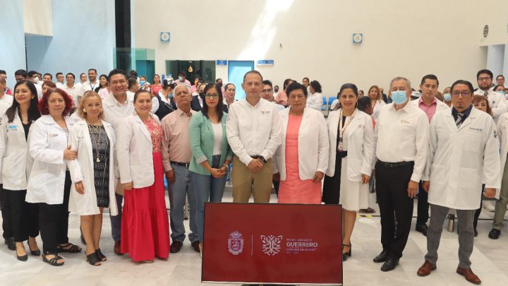 Durante la Segunda Jornada de Traumatología y Ortopedia de Prótesis de Rodilla y Cadera se benefician a 113 personas