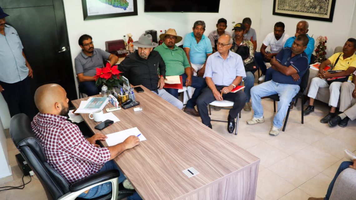 Atiende Sagadegro a productores afectados por el huracán Otis Atiende Sagadegro a productores afectados por el huracán Otis