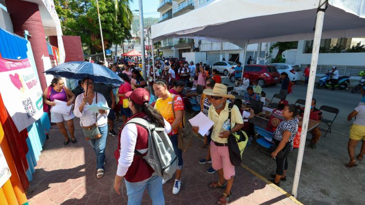 Buena coordinación en entrega de apoyos a damnificados en Acapulco y Coyuca de Benítez