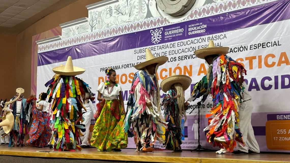 Inauguró el titular de la SEG el evento Demostración Artística de Alumnos con Discapacidad