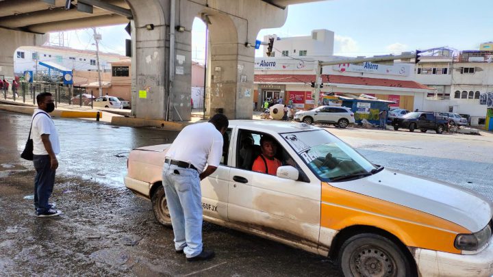 Transporte realiza operativos en Acapulco y Coyuca de Benítez para vigilar las tarifas del servicio público