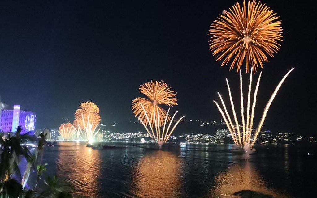 Renace Acapulco y Guerrero “Hogar del Sol” con espectacular Gala de Pirotecnia de Año Nuevo 2024
