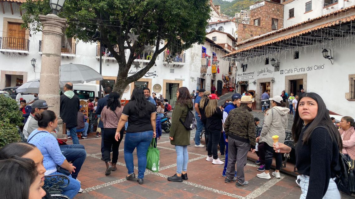 Más de 230 mil turistas visitaron Guerrero y dejaron una derrama económica de mil 984 MDP Más de 230 mil turistas visitaron Guerrero y dejaron una derrama económica de mil 984 MDP