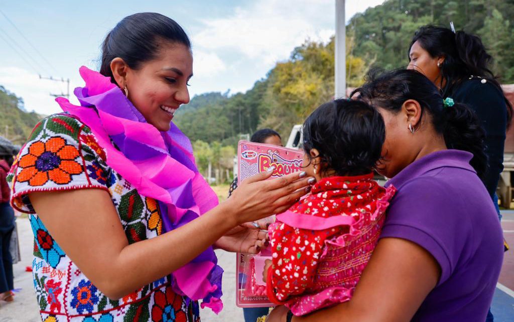 Recorre “Gira del Juguete 2024” Localidades de la Región Sierra de Guerrero Recorre “Gira del Juguete 2024” Localidades de la Región Sierra de Guerrero