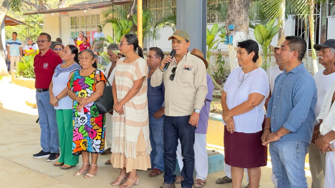 Más de 11 mdp invierte el gobierno del estado en infraestructura educativa en Tlacoachistlahuaca