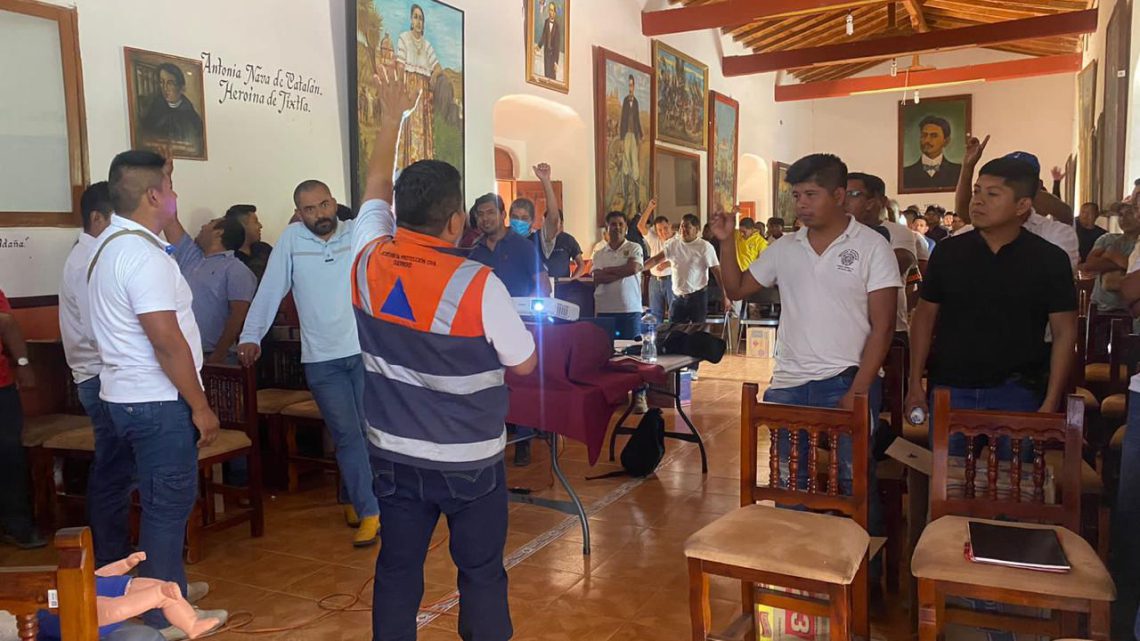 La SGIRPCGRO capacita a transportistas del estado en primeros auxilios La SGIRPCGRO capacita a transportistas del estado en primeros auxilios