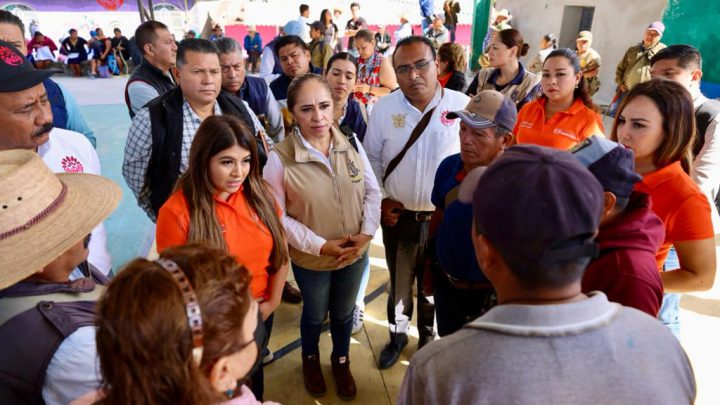 Lleva gobierno ayuda a Ayahualtempa para atender a la niñez de esta zona indígena de Guerrero