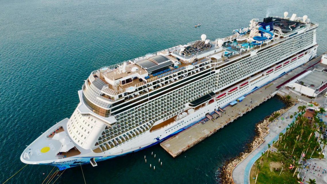 Recibe Acapulco al crucero Norwegian Bliss Recibe Acapulco al crucero Norwegian Bliss