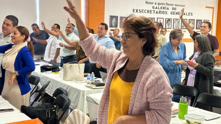 Capacitan a integrantes de la Directiva Sindical 14 del SNTE para el proceso de cambios delegacionales y de centros de trabajo