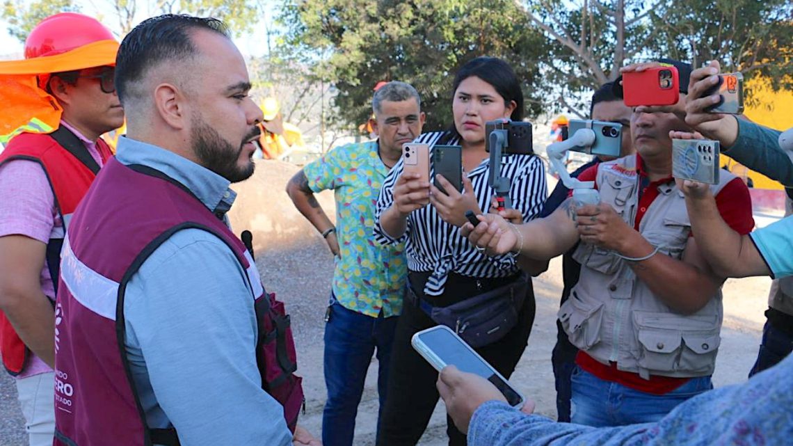 Construye Gobierno de Evelyn Salgado cancha de césped sintético de última generación en Chilpancingo