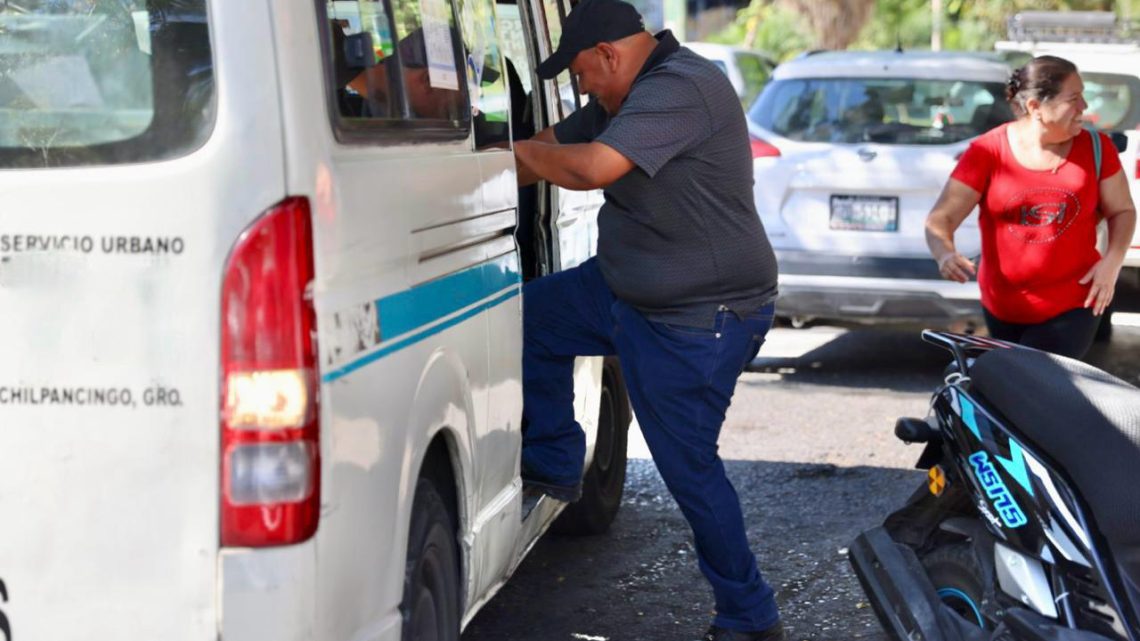 Se restablece al 40 por ciento servicio de taxis y 20 por ciento de las urvans operan con normalidad en Chilpancingo