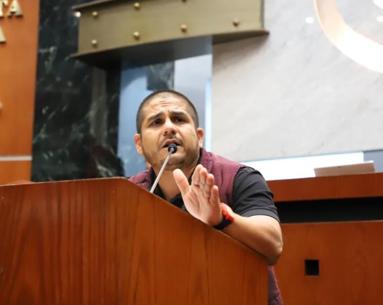 Cobraban en pueblos hasta 2 mil 500 por actualizar actas de nacimiento, denuncia Jacko Badillo Cobraban en pueblos hasta 2 mil 500 por actualizar actas de nacimiento, denuncia Jacko Badillo