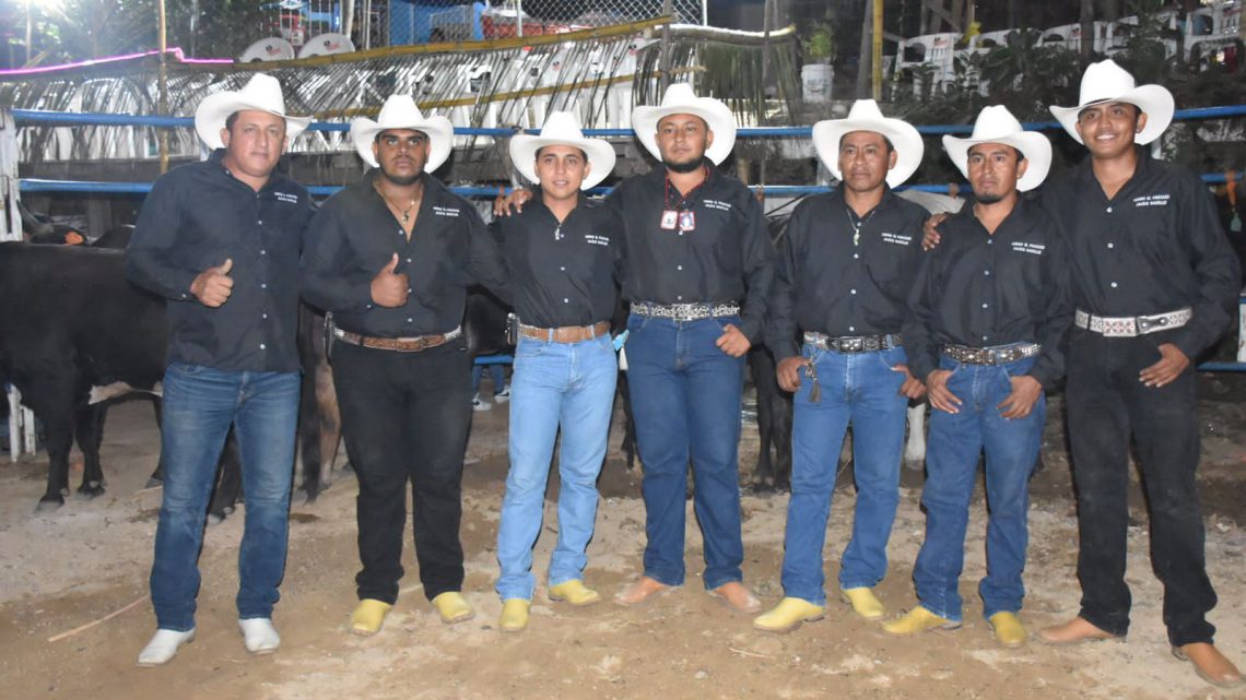 Hijo Predilecto de El Treinta, nombran a Jacko Badillo Hijo Predilecto de El Treinta, nombran a Jacko Badillo
