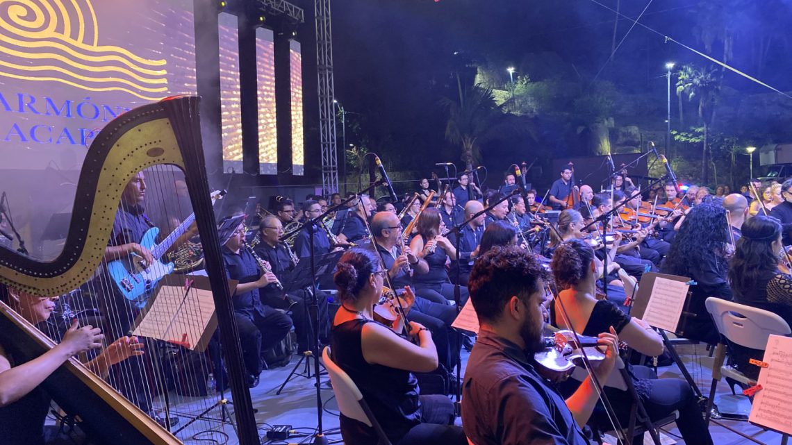 Familias acapulqueñas y turistas celebran el amor por Acapulco con la OFA