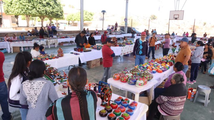 El FONART adquiere artesanías de Olinalá y de Temalacatzingo para promover la riqueza artesanal de Guerrero: SEFODECO
