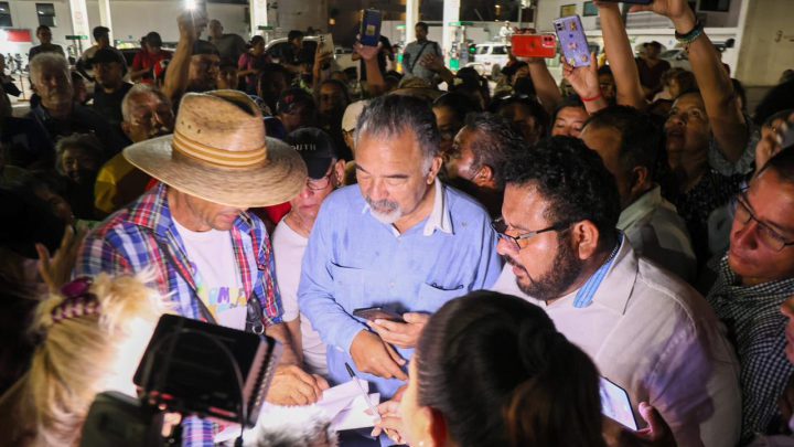Logran Gobierno Estatal y Federal acuerdo con manifestantes para liberar la Costera Miguel Alemán en Acapulco