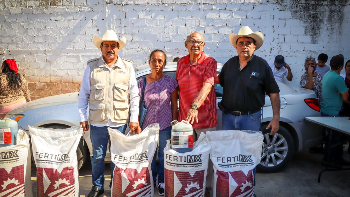 Entrega Sagadegro paquetes tecnológicos agrícolas a productores de la zona Norte