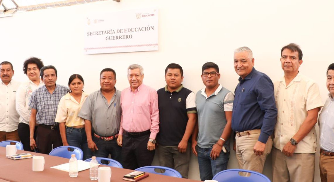Atiende titular de la SEG al Presidente Municipal y al nuevo Cabildo de Ñuu Savi Atiende titular de la SEG al Presidente Municipal y al nuevo Cabildo de Ñuu Savi