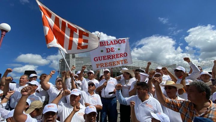 Exige Sección 14 del SNTE cumplimiento de la ley para la entrega de plazas administrativas del PAAE