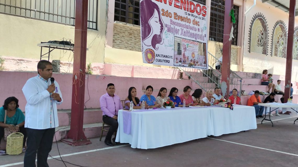 Amplio reconocimiento al sector femenil concede el diputado Jacko Badillo Amplio reconocimiento al sector femenil concede el diputado Jacko Badillo