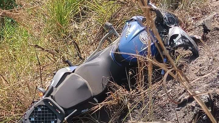 Resulta herido un soldado tras caer de su moto en el municipio de Tecpan