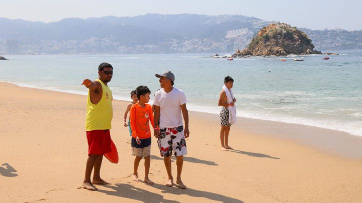 Alertan autoridades sobre la presencia del fenómeno de Mar de Fondo en playas de Acapulco