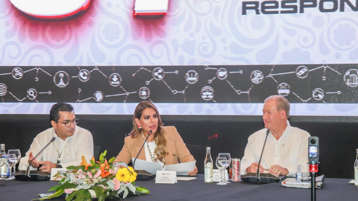 Atestigua Evelyn Salgado la firma del convenio entre la ABM y el CCE para promover la educación financiera en favor de las MiPyMEs Atestigua Evelyn Salgado la firma del convenio entre la ABM y el CCE para promover la educación financiera en favor de las MiPyMEs