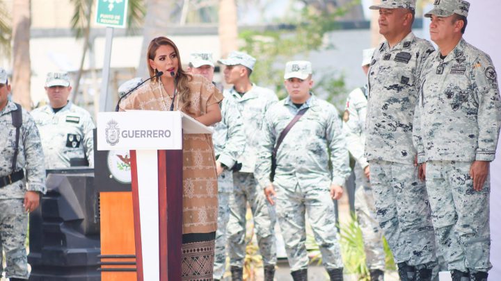 Asiste Evelyn Salgado a la Toma de posesión del nuevo comandante de la Guardia Nacional en Acapulco, Lucio Vergara Gómez