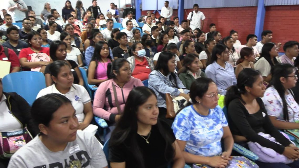 La SEG realizó la valoración de habilidades lingüísticas a estudiantes normalistas y UPN La SEG realizó la valoración de habilidades lingüísticas a estudiantes normalistas y UPN