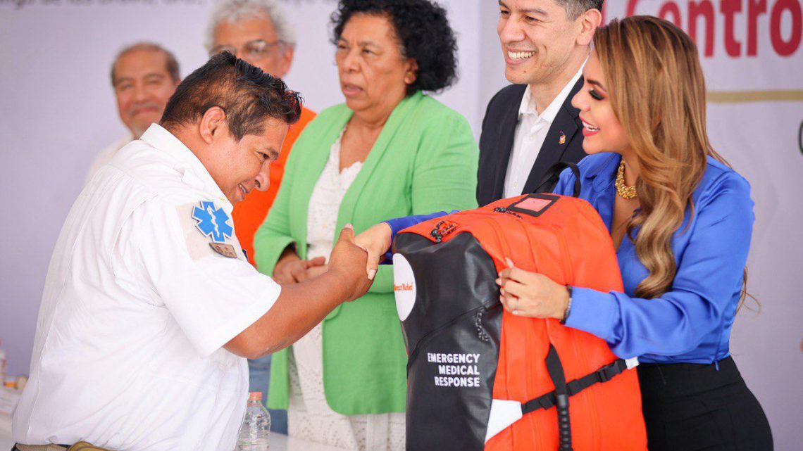 Encabeza Evelyn Salgado entrega de insumos y equipamiento donados por la ONG “Direct Relief” Encabeza Evelyn Salgado entrega de insumos y equipamiento donados por la ONG “Direct Relief”
