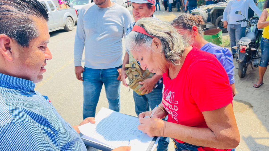 Resguardan Guardia Nacional, soldados y policías regreso de familias desplazadas en Petatlán Resguardan Guardia Nacional, soldados y policías regreso de familias desplazadas en Petatlán