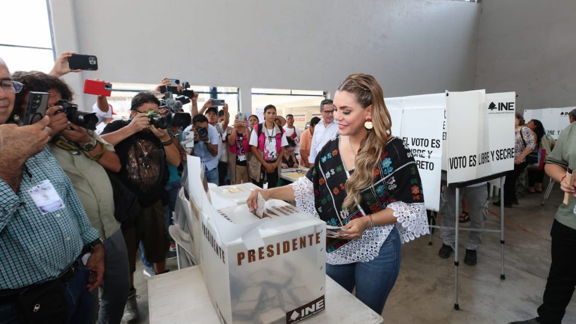 Acude la gobernadora Evelyn Salgado a emitir su voto Acude la gobernadora Evelyn Salgado a emitir su voto