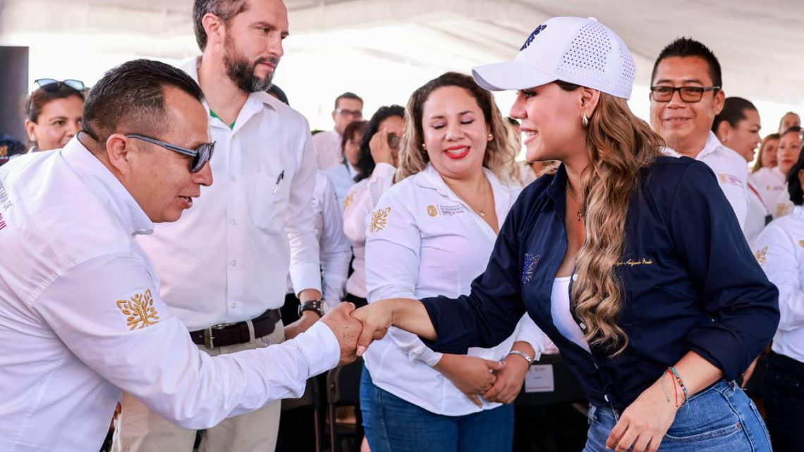 Entrega la gobernadora Evelyn Salgado apoyos por más de 16 MDP a PC Estatal Entrega la gobernadora Evelyn Salgado apoyos por más de 16 MDP a PC Estatal