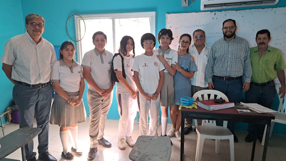 Gana concurso de lectura la estudiante Fátima Rosales Chávez, de la región Tierra Caliente Gana concurso de lectura la estudiante Fátima Rosales Chávez, de la región Tierra Caliente