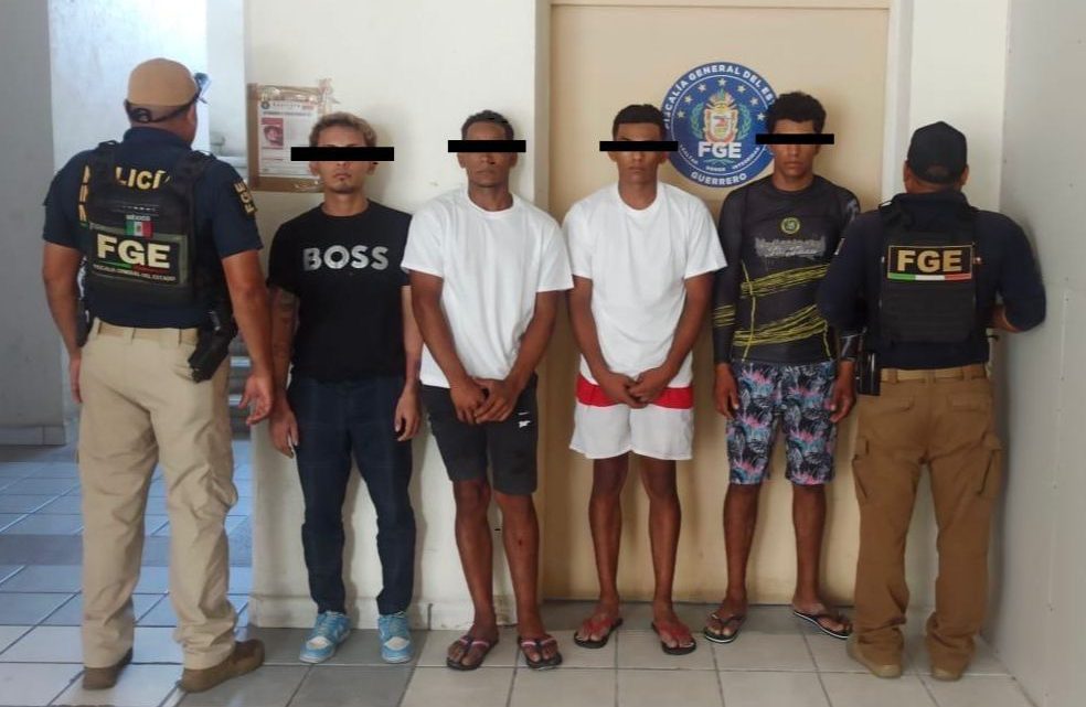 FGEGuerrero en coordinación con instituciones de seguridad detiene a 4 hombres mediante operativo en Acapulco FGEGuerrero en coordinación con instituciones de seguridad detiene a 4 hombres mediante operativo en Acapulco