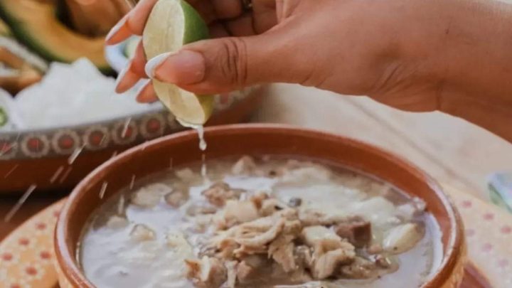 Participarán cerca de 20 establecimientos en el próximo festival del día del pozole Zihuatanejo 2024