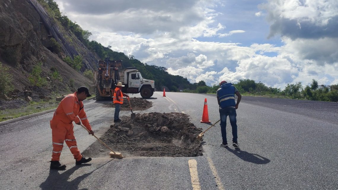 Continúa CICAEG trabajos de mantenimiento en libramiento Chilpancingo-Tixtla Continúa CICAEG trabajos de mantenimiento en libramiento Chilpancingo-Tixtla