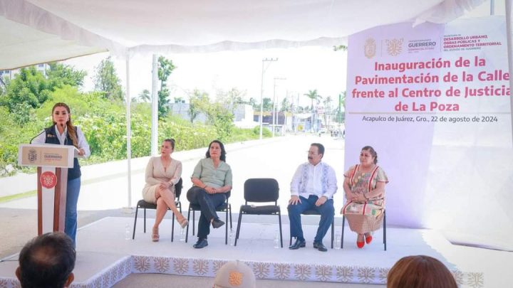 Impulsa Evelyn Salgado la transformación educativa con la entrega de 39 nombramientos de admisión y promoción vertical