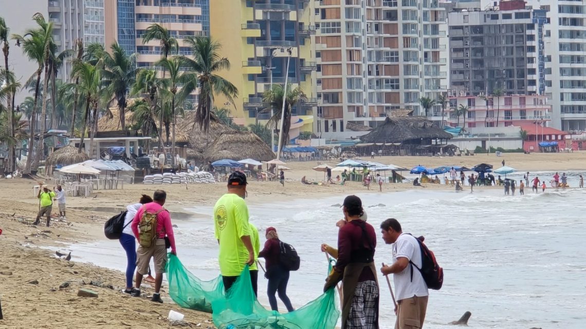 Instruye Evelyn Salgado a la Promotora y Administradora de Playas Acapulco operativo de limpieza por arrastre de basura Instruye Evelyn Salgado a la Promotora y Administradora de Playas Acapulco operativo de limpieza por arrastre de basura