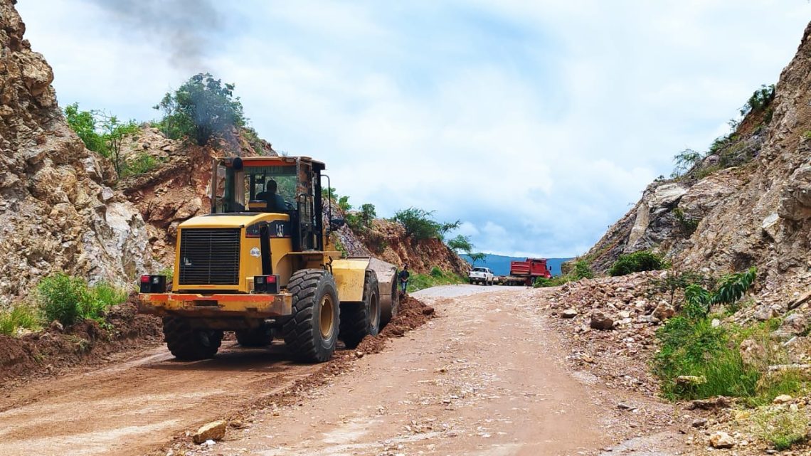 Instruye Evelyn Salgado brindar atención a carreteras afectadas por lluvias en la Montaña Instruye Evelyn Salgado brindar atención a carreteras afectadas por lluvias en la Montaña