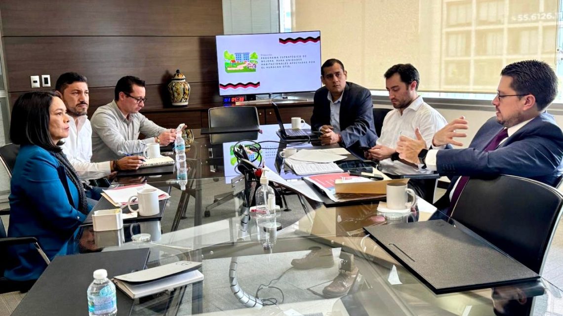Beatriz Mojica presenta al director del Infonavit propuestas para la reconstrucción de Acapulco Beatriz Mojica presenta al director del Infonavit propuestas para la reconstrucción de Acapulco
