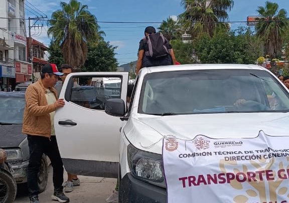 Brindan transporte gratuito organizaciones de transportistas en Acapulco y Chilpancingo ante contingencia