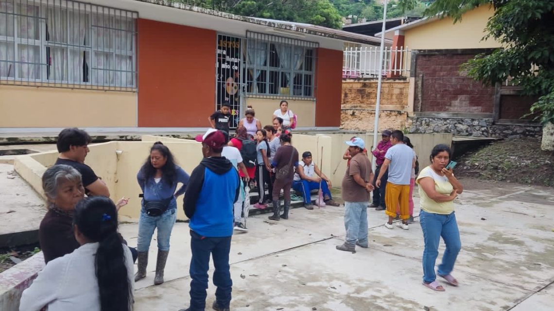 Incrementa Evelyn Salgado albergues para ampliar atención a la población afectada por lluvias en Chilpancingo Incrementa Evelyn Salgado albergues para ampliar atención a la población afectada por lluvias en Chilpancingo